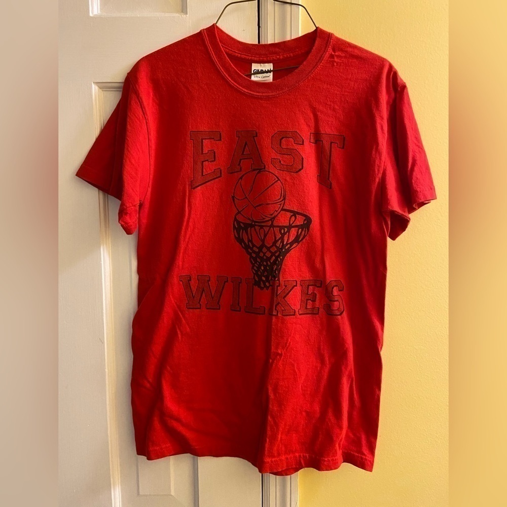 East Wilkes Basketball Mens Size Small T-Shirt -Vintage